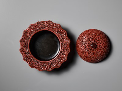 Lot 13 - A CARVED CINNABAR LACQUER ZHADOU AND COVER, 18TH CENTURY
