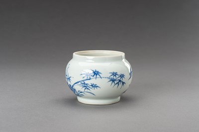 Lot 710 - A BLUE AND WHITE ‘FLOWERS AND BIRDS’ PORCELAIN VASE, c. 1920s