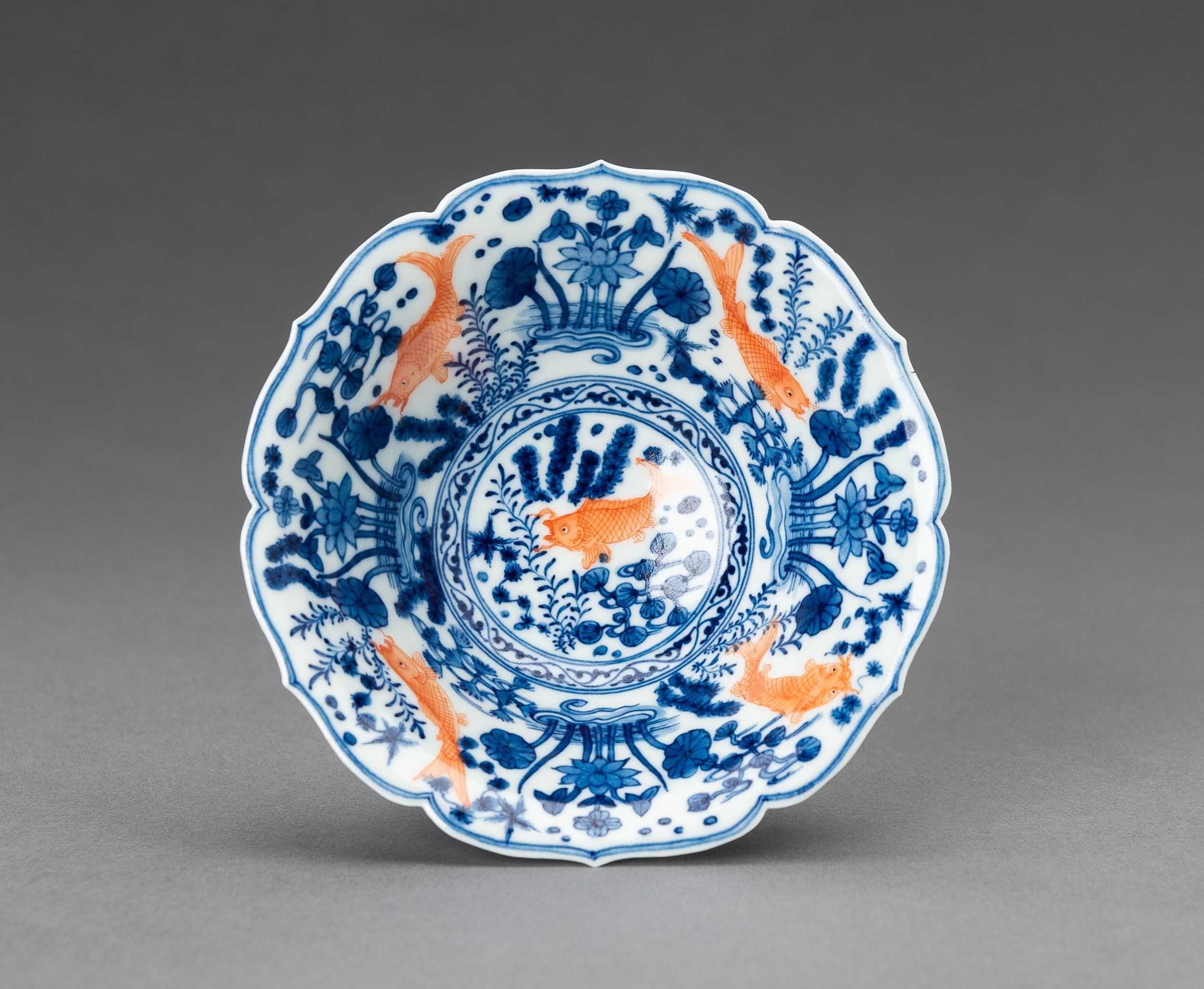 Lot 703 - A FINE BLUE AND WHITE ‘GOLDFISH’ PORCELAIN BOWL, c. 1920s