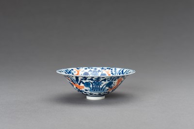 Lot 703 - A FINE BLUE AND WHITE ‘GOLDFISH’ PORCELAIN BOWL, c. 1920s