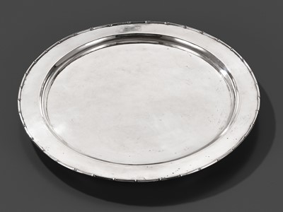 Lot 7 - A LARGE SILVER TRAY, HUNG CHONG & CO., LATE QING DYNASTY TO REPUBLIC PERIOD