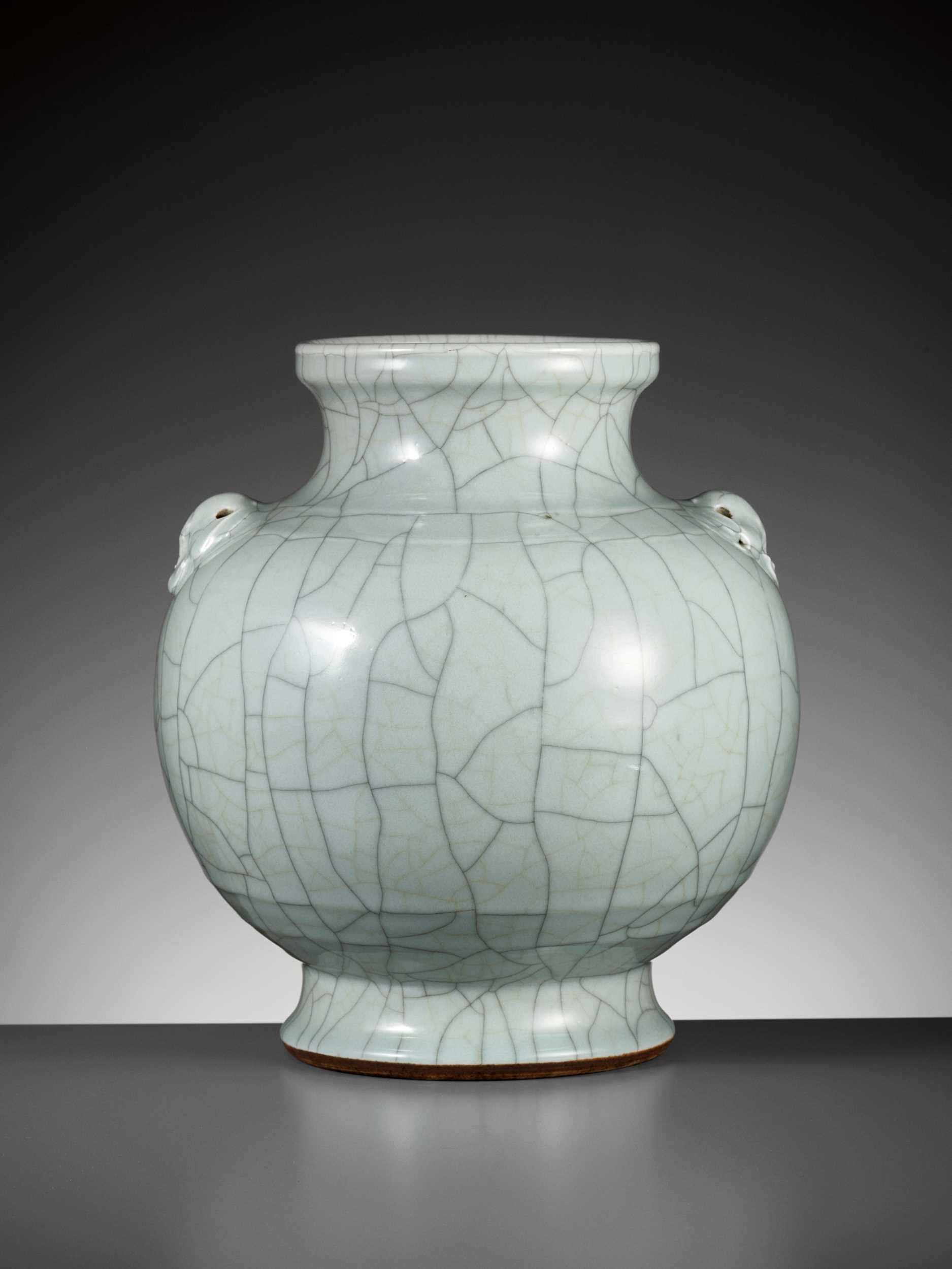 Lot 86 - A GE-TYPE VASE, HU, QIANLONG MARK AND PROBABLY OF THE PERIOD