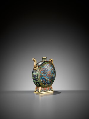 Lot 268 - A CLOISONNÉ ENAMEL MINIATURE MOONFLASK, BIANHU, LATE MING DYNASTY