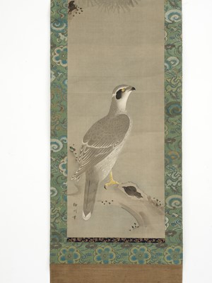 Lot 98 - BAISEN: A FINE PAIR OF KANO SCHOOL ‘FALCON’ SCROLL PAINTINGS