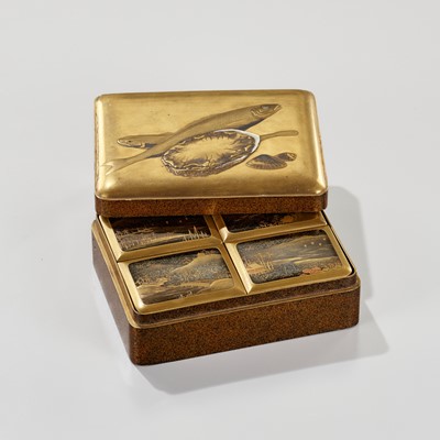Lot 9 - A GOLD LACQUER BOX AND COVER AND FOUR KOGO (INCENSE CONTAINERS) FOR THE INCENSE MATCHING GAME