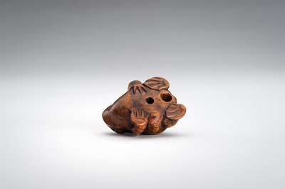 Lot 1467 - A BOXWOOD NETSUKE OF A FROG