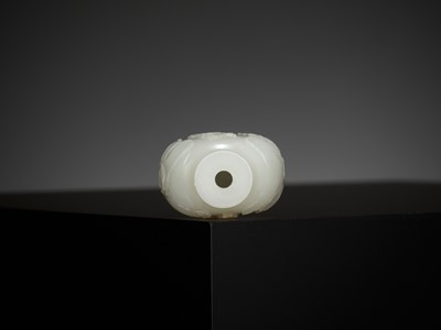 Lot 575 - A WHITE JADE ‘NIULANG AND IMMORTAL’ SNUFF BOTTLE, 18TH-19TH CENTURY