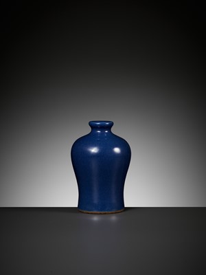 Lot 431 - A MINIATURE BLUE-GLAZED MEIPING, 18TH CENTURY