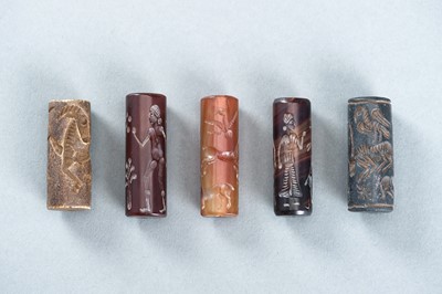 Lot 975 - FIVE BACTRIAN STONE AND AGATE CYLINDER SEALS