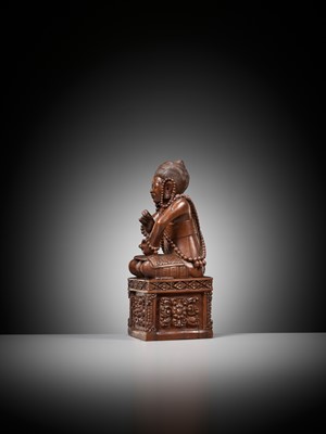 Lot 10 - A MASTERFULLY CARVED HARDWOOD FIGURE OF A BUDDHIST PRIEST, SCHOOL OF CHOYING DORJE