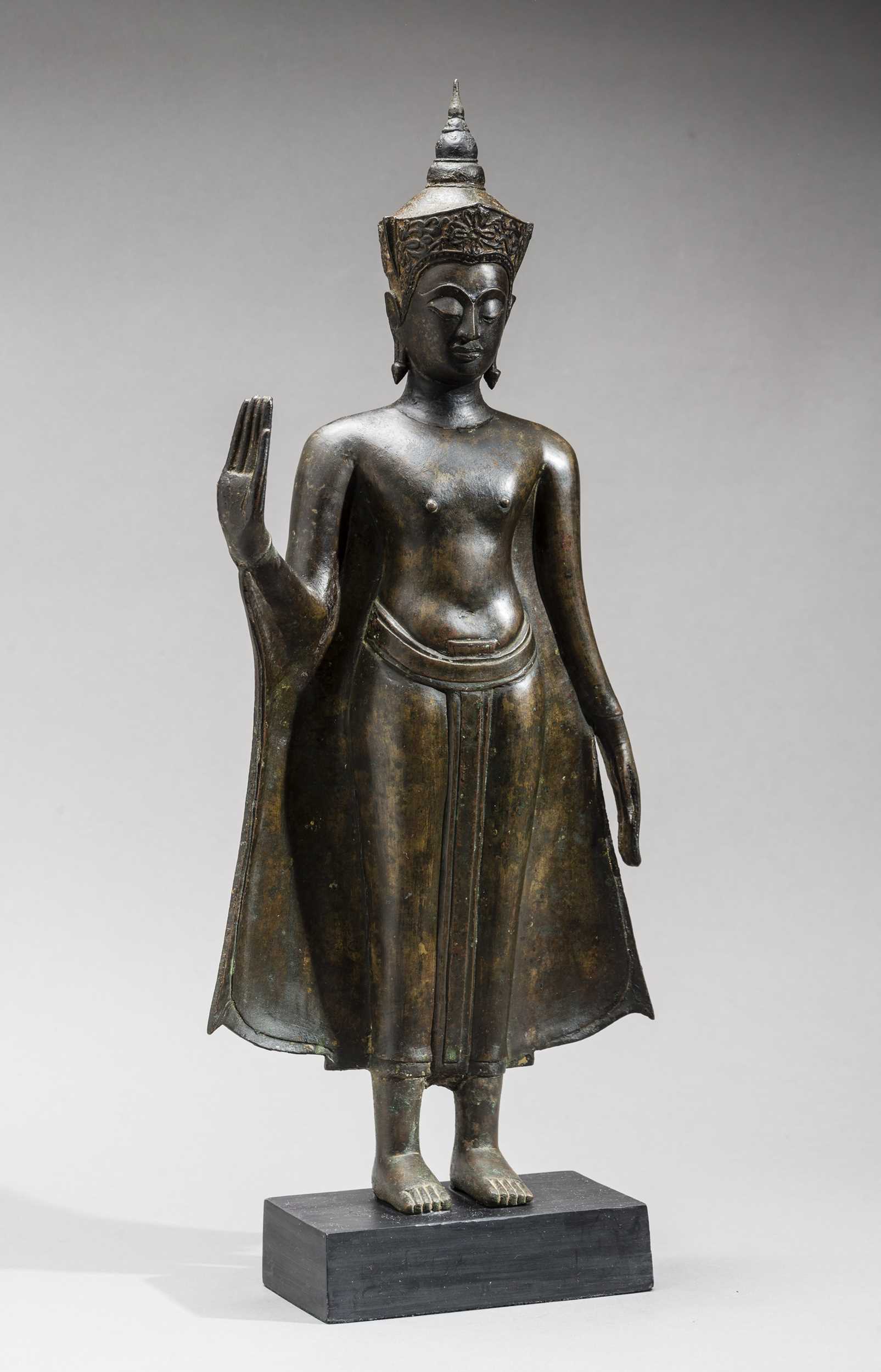 Lot 673 - AN AYUTTHAYA PERIOD BRONZE OF BUDDHA SHAKYAMUNI, 17TH CENTURY