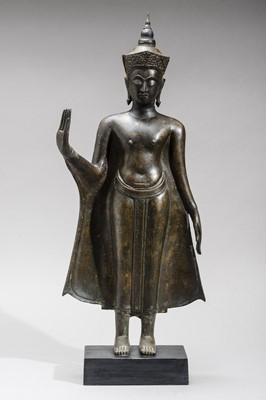 Lot 673 - AN AYUTTHAYA PERIOD BRONZE OF BUDDHA SHAKYAMUNI, 17TH CENTURY