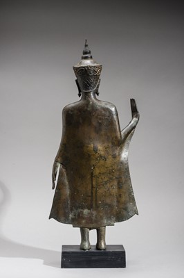 Lot 673 - AN AYUTTHAYA PERIOD BRONZE OF BUDDHA SHAKYAMUNI, 17TH CENTURY