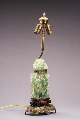 Lot 738 - A QING DYNASTY CHRYSOPRASE LIDDED VASE AS LAMP BASE