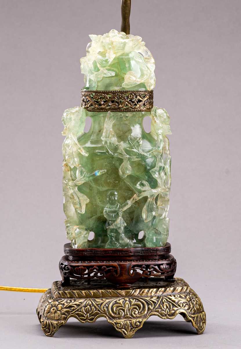 Lot 738 - A QING DYNASTY CHRYSOPRASE LIDDED VASE AS LAMP BASE
