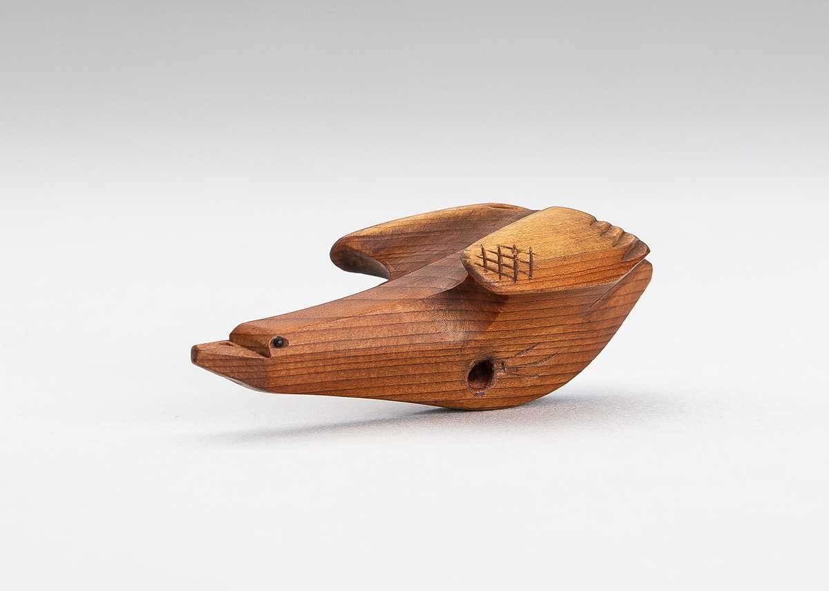 Lot 1512 - SUKETOMO: A HIDA SCHOOL ITTOBORI WOOD NETSUKE OF A BIRD