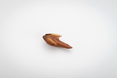 Lot 1512 - SUKETOMO: A HIDA SCHOOL ITTOBORI WOOD NETSUKE OF A BIRD