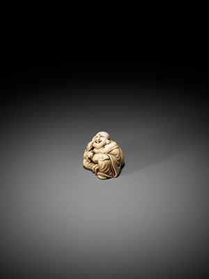 Lot 193 - A CHARMING IVORY NETSUKE OF HOTEI WITH PUPPY
