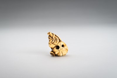 Lot 374 - AN IVORY NETSUKE OF HOTEI WITH HIS TREASURE BAG
