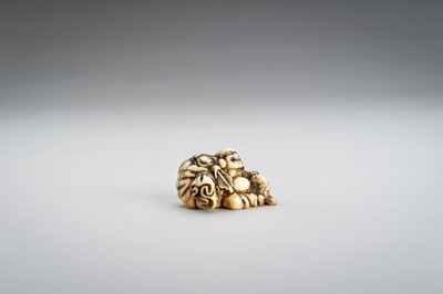 Lot 374 - AN IVORY NETSUKE OF HOTEI WITH HIS TREASURE BAG