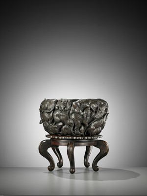 Lot 58 - YOSHITANI: A MASSIVE AND HIGHLY UNUSUAL BRONZE JARDINIÈRE DEPICTING A NEST OF RATS