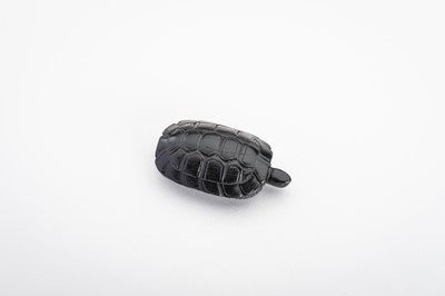 Lot 362 - A WOOD NETSUKE OF A TORTOISE