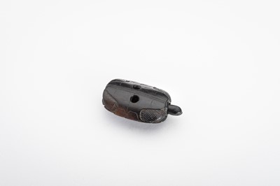 Lot 362 - A WOOD NETSUKE OF A TORTOISE