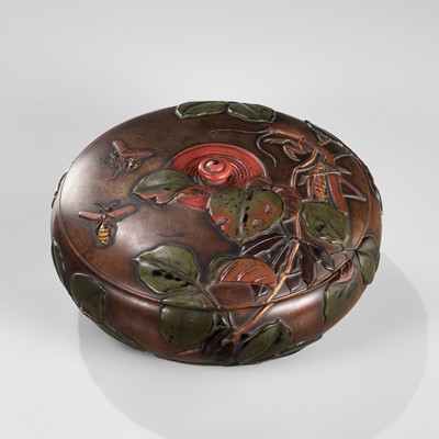 Lot 12 - IKKOKUSAI: A SUPERB TAKAMORIE LACQUERED CIRCULAR WOOD BOX AND COVER WITH INSECTS AND LEAVES