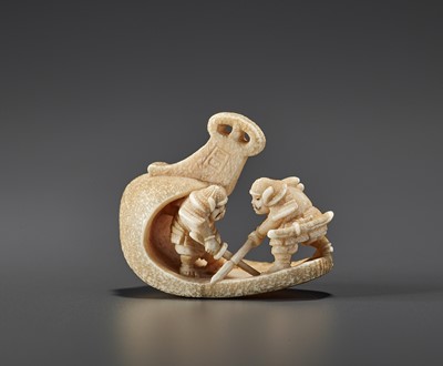 Lot 1502 - AN IVORY NETSUKE OF TWO SAMURAI FIGHTING IN A STIRRUP