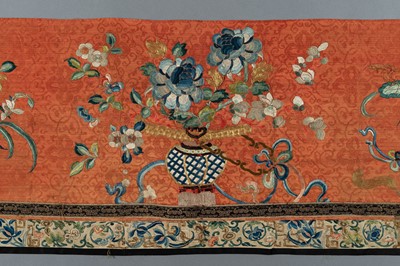 Lot 453 - AN EMBROIDERED ‘FLOWERS AND VASES’ SILK TEXTILE, QING