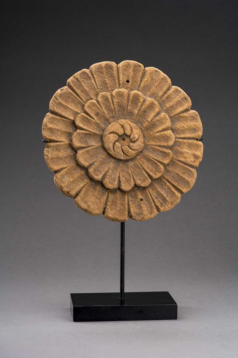 Lot 849 - A CARVED WOOD BUDDHIST ‘LOTUS’ MEDALLION