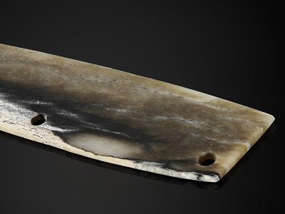Lot 774 - A FINE MOTTLED JADE DAO BLADE, QIJIA CULTURE