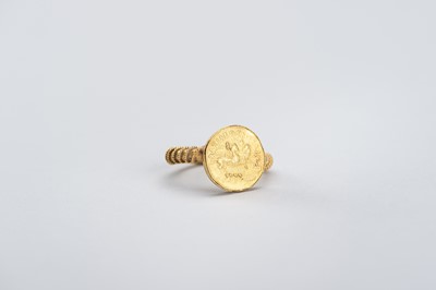 Lot 969 - A BACTRIAN GOLD COIN RING