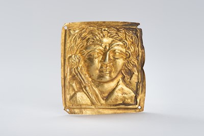 Lot 971 - AN ANCIENT BACTRIAN GOLD REPOUSSÉ PLAQUE