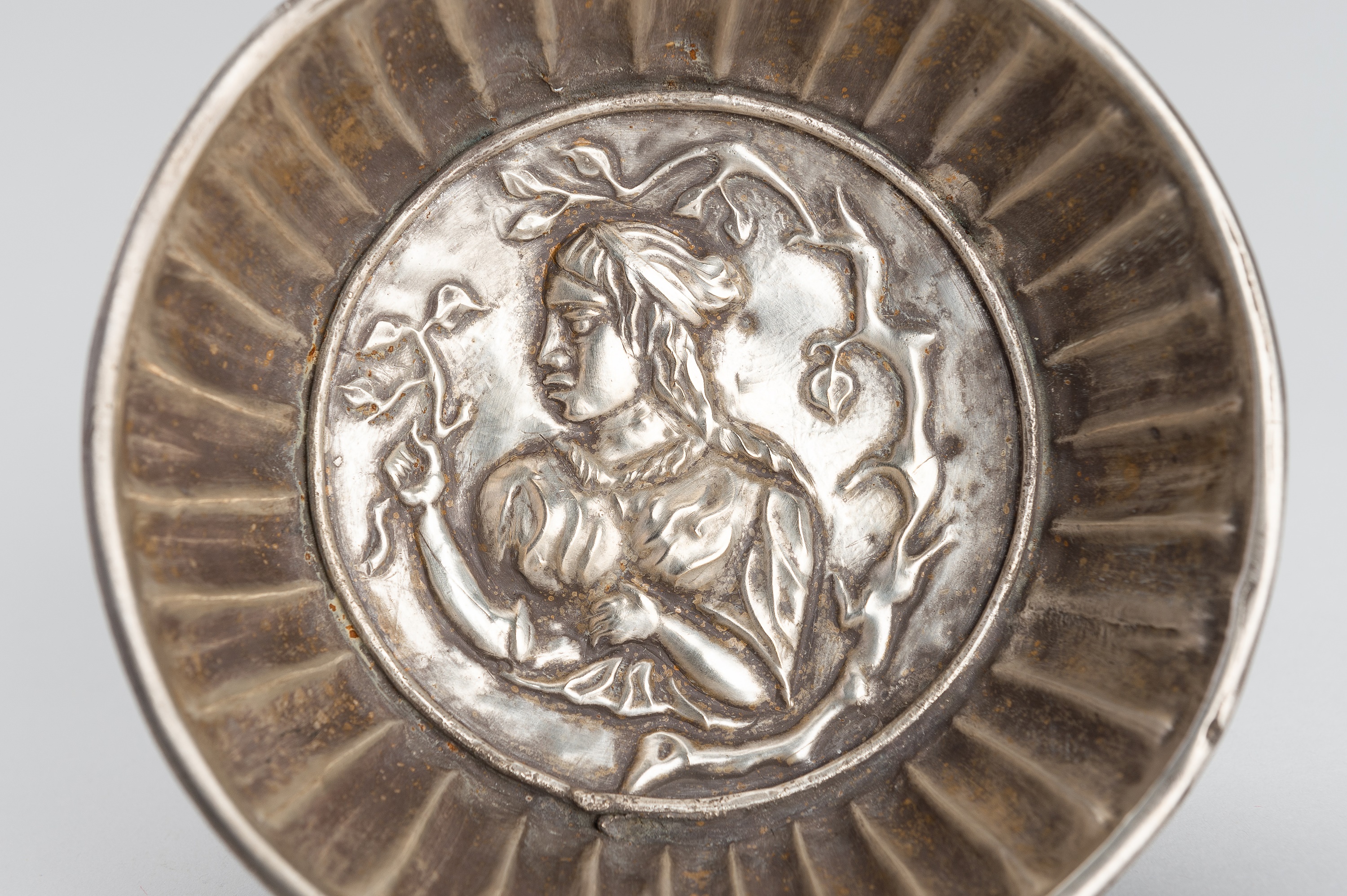 Lot 852 - A GHANDARAN SILVER REPOUSSÉ BOWL WITH FEMALE