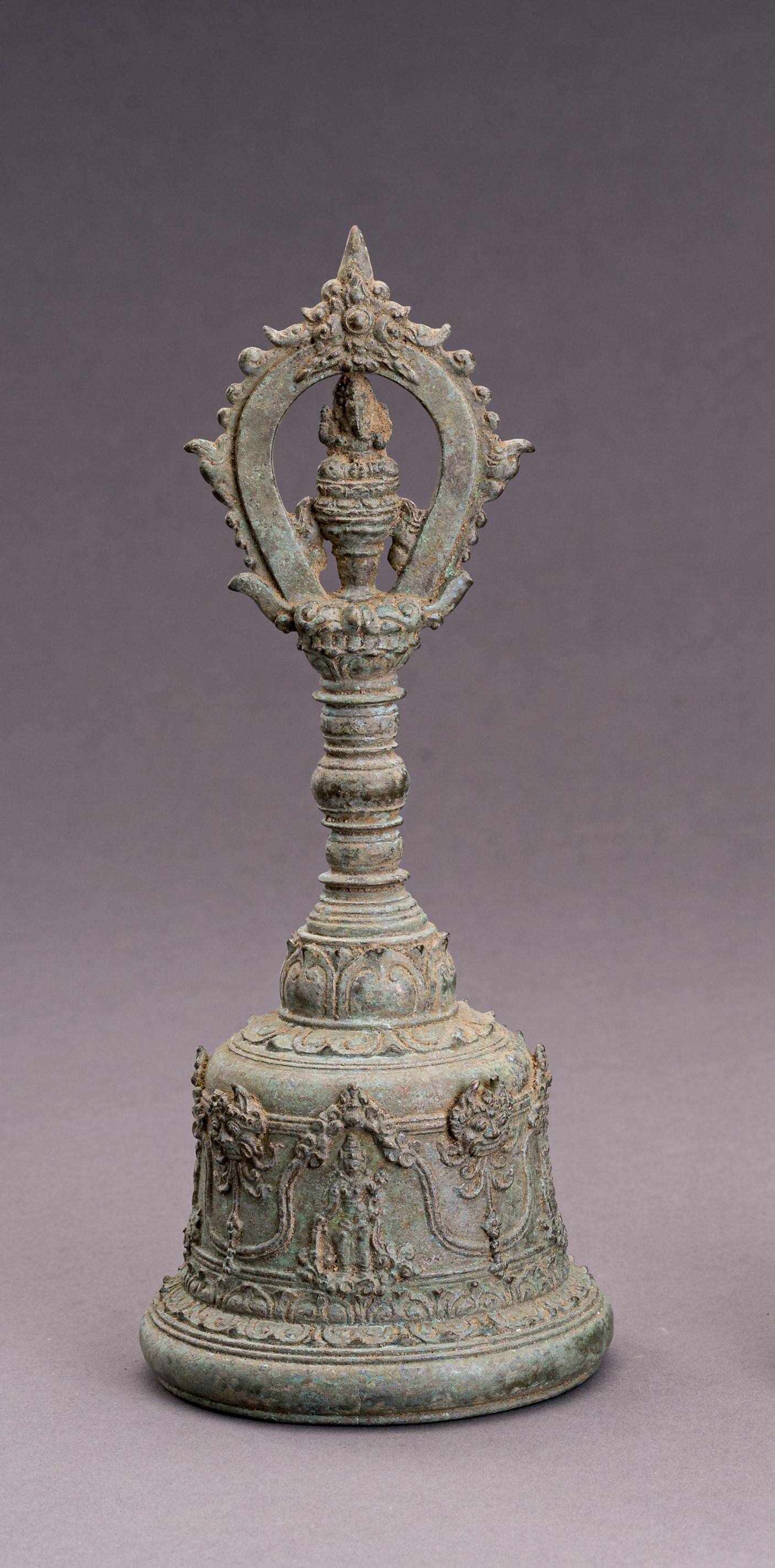 Lot 838 - A MAJAPAHIT-STYLE BRONZE TEMPLE BELL