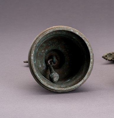 Lot 838 - A MAJAPAHIT-STYLE BRONZE TEMPLE BELL