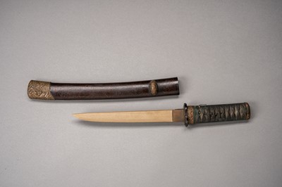 A RED AND BLACK LACQUERED KOSHIRAE FOR A TANTO, 19th CENTURY