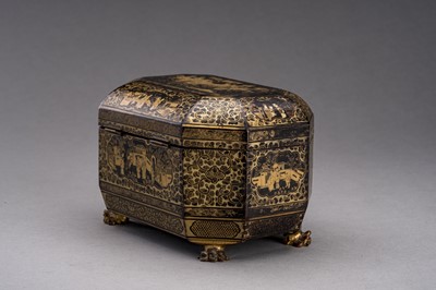 Lot 40 - AN OCTAGONAL EXPORT LAQUER BOX WITH FIGURAL SCENES