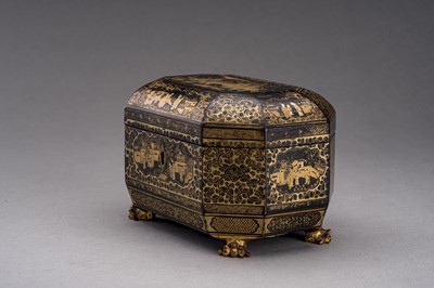 Lot 40 - AN OCTAGONAL EXPORT LAQUER BOX WITH FIGURAL SCENES