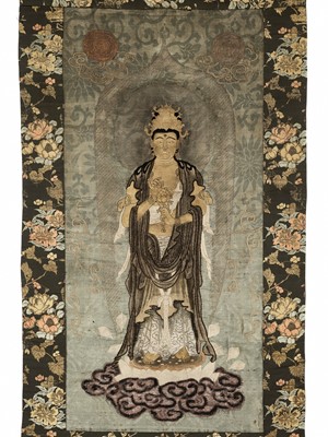 Lot 39 - A RARE EMBROIDERED SILK WALL HANGING OF KANNON