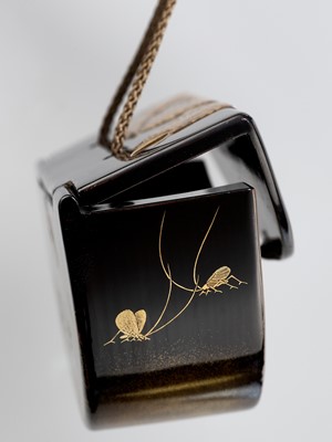 Lot 347 - A SUPERB LACQUER TONKOTSU DEPICTING A CUCKOO SINGING IN THE MOONLIGHT