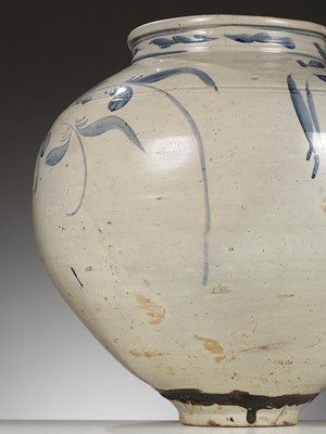 Lot 81 - A LARGE BLUE AND WHITE ‘FLORAL’ JAR, JOSEON DYNASTY