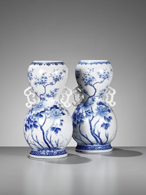 Lot 240 - A PAIR OF BLUE AND WHITE ARITA PORCELAIN VASES