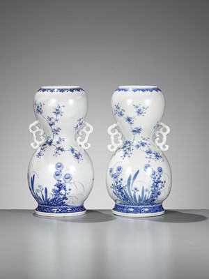 Lot 240 - A PAIR OF BLUE AND WHITE ARITA PORCELAIN VASES