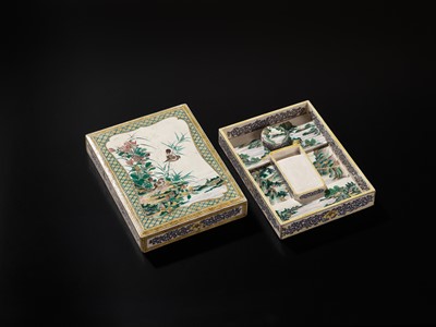 Lot 131 - A VERY RARE KO-KUTANI STYLE PORCELAIN SUZURIBAKO (WRITING BOX)