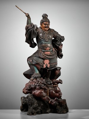 Lot 56 - A LARGE AND IMPRESSIVE LACQUERED WOOD FIGURE OF THE HEAVENLY KING ZOCHOTEN