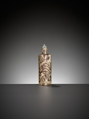 Lot 584 - A CYLINDRICAL PUDDINGSTONE SNUFF BOTTLE, 18TH-19TH CENTURY