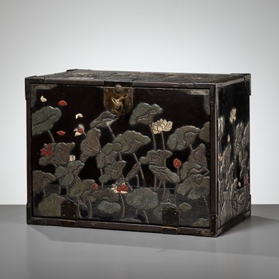 Lot 2 - A RITSUO STYLE CERAMIC-INLAID AND LACQUERED WOOD KODANSU (CABINET) WITH A LOTUS POND AND EGRETS
