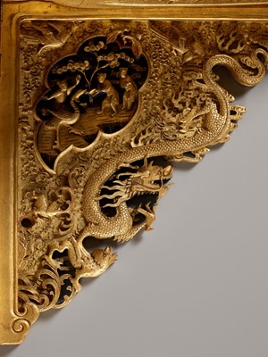 Lot 287 - A GILT-LACQUERED WOOD OPENWORK WALL BRACKET, QING DYNASTY